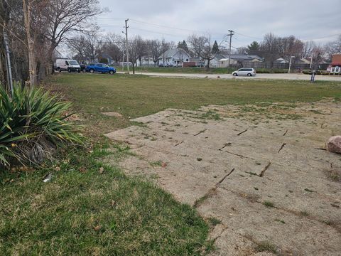 Photo of 15 Hill Avenue, Aurora, IL 60505 (MLS # 12324502)