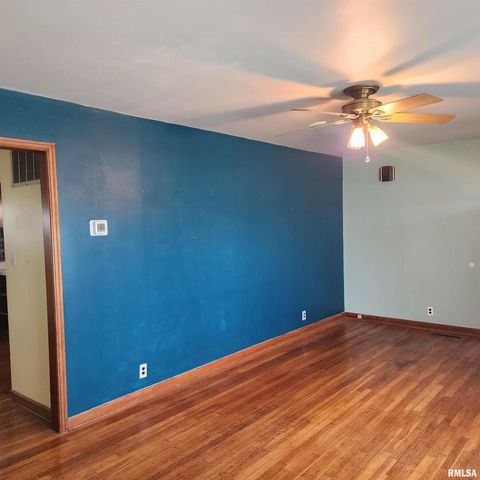 Tiny photo for 720 BIRCHWOOD Avenue, Flora, IL 62839 (MLS # EB459455)