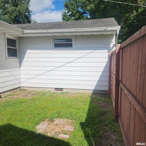 Tiny photo for 720 BIRCHWOOD Avenue, Flora, IL 62839 (MLS # EB459455)