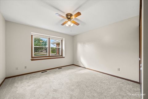 Tiny photo for 37 Fallcreek Circle #0, Montgomery, IL 60538 (MLS # 12489090)