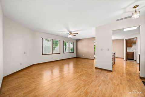 Tiny photo for 37 Fallcreek Circle #0, Montgomery, IL 60538 (MLS # 12489090)
