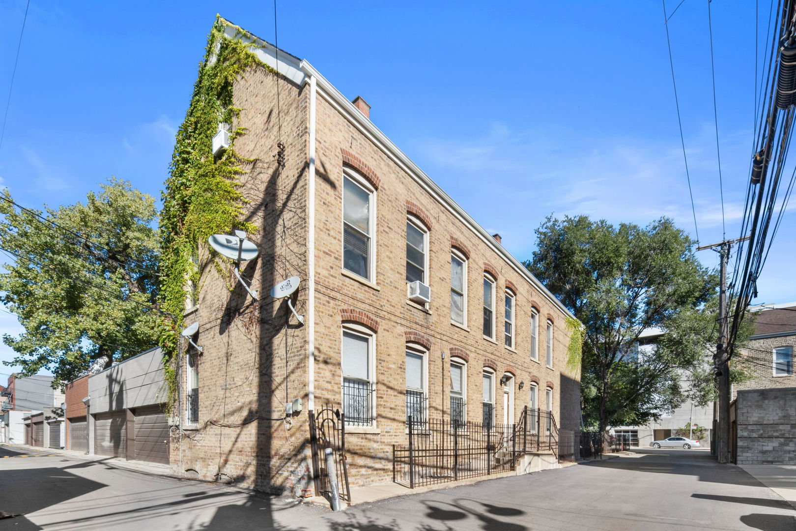 1616 N Bosworth Avenue