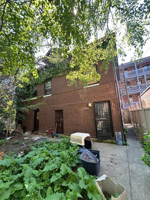 6714 S Paxton Avenue Chicago IL 60649