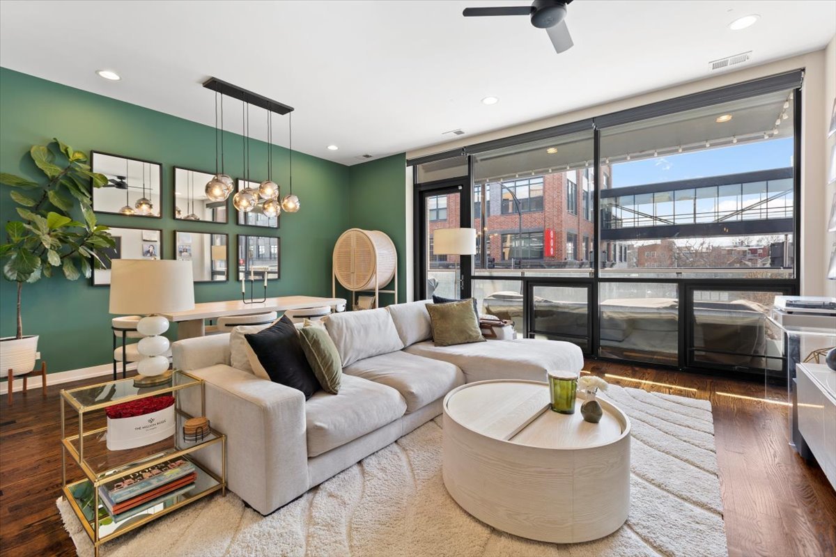 2503 N Milwaukee Avenue 2N