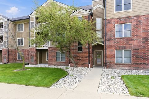 Photo of 120 Glengarry Drive #109, Bloomingdale, IL 60108 (MLS # 12638582)
