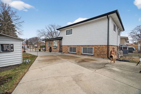 Tiny photo for 16488 Barton Lane, Oak Forest, IL 60452 (MLS # 12573120)