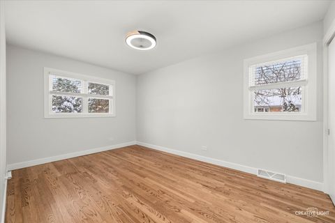 Tiny photo for 704 Plainfield Road, Downers Grove, IL 60516 (MLS # 12523195)