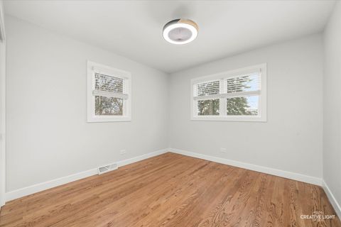 Tiny photo for 704 Plainfield Road, Downers Grove, IL 60516 (MLS # 12523195)