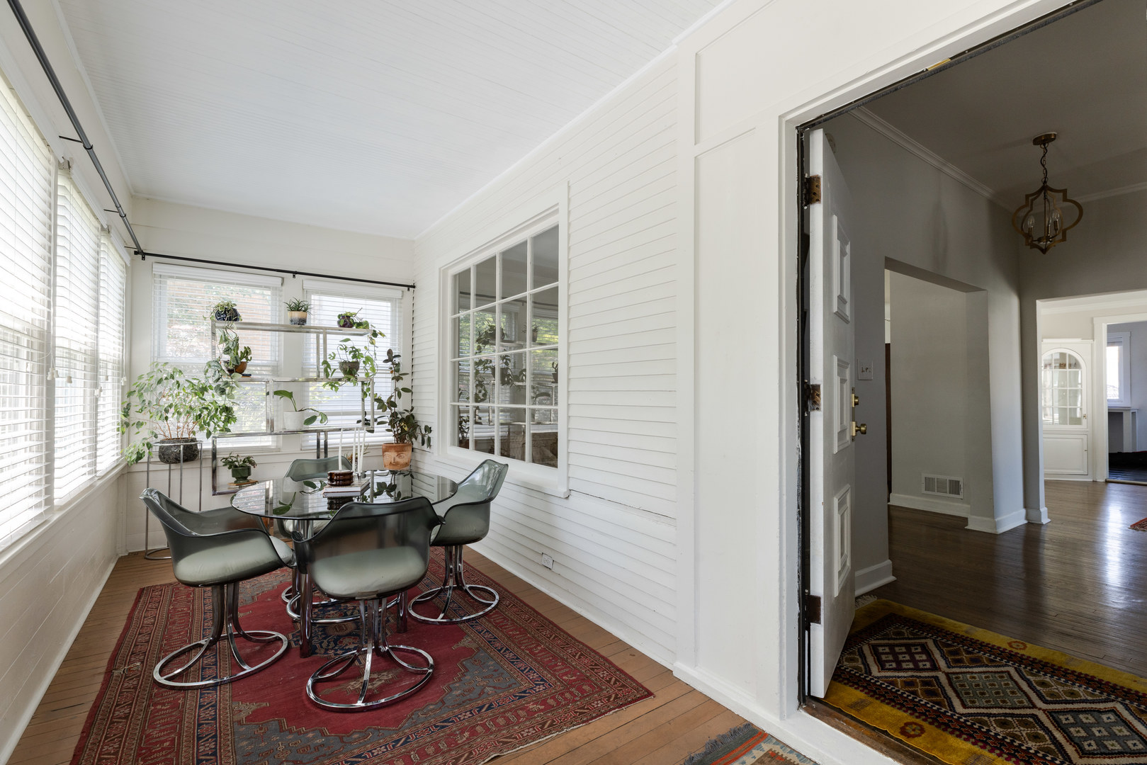 124 N Mayfield Avenue