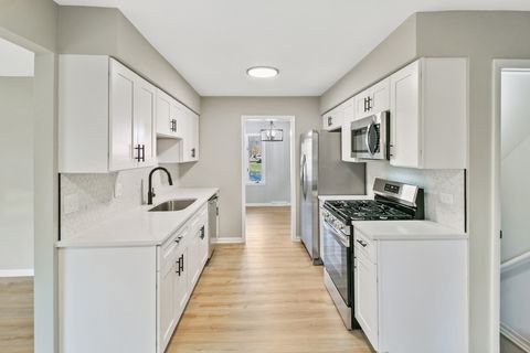 Tiny photo for 17001 Kimbark Avenue, South Holland, IL 60473 (MLS # 12640541)