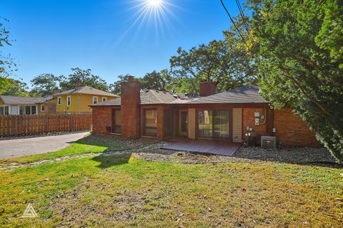 Tiny photo for 7354 W Palos Avenue, Palos Heights, IL 60463 (MLS # 12589618)