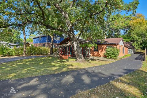 Tiny photo for 7354 W Palos Avenue, Palos Heights, IL 60463 (MLS # 12589618)