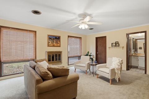 Tiny photo for 7354 W Palos Avenue, Palos Heights, IL 60463 (MLS # 12589618)