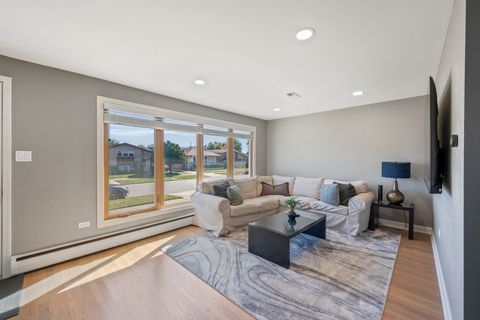 Tiny photo for 12832 S Manistee Avenue, Chicago, IL 60633 (MLS # 12493581)