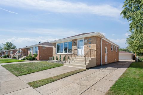 Tiny photo for 12832 S Manistee Avenue, Chicago, IL 60633 (MLS # 12493581)