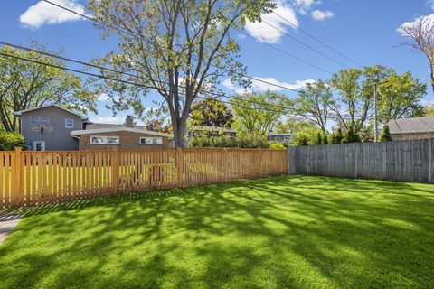 Tiny photo for 820 Lawler Avenue, Wilmette, IL 60091 (MLS # 12646935)
