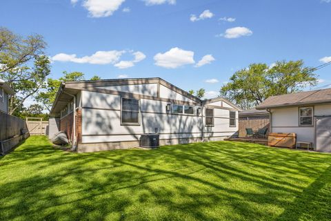 Tiny photo for 820 Lawler Avenue, Wilmette, IL 60091 (MLS # 12646935)
