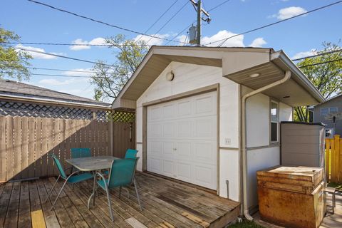 Tiny photo for 820 Lawler Avenue, Wilmette, IL 60091 (MLS # 12646935)