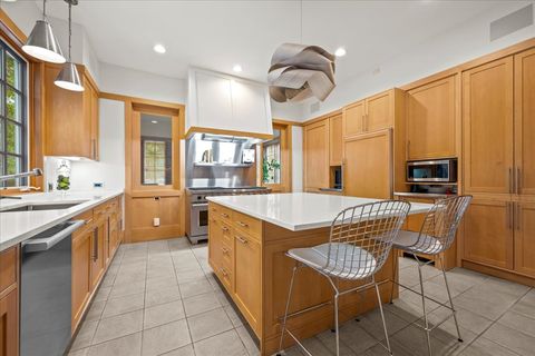 Tiny photo for 4 Indian Hill Road, Winnetka, IL 60093 (MLS # 12549096)