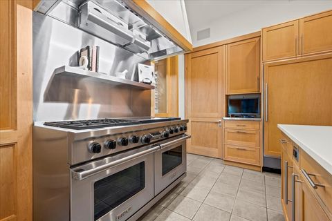 Tiny photo for 4 Indian Hill Road, Winnetka, IL 60093 (MLS # 12549096)