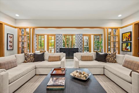 Tiny photo for 4 Indian Hill Road, Winnetka, IL 60093 (MLS # 12549096)