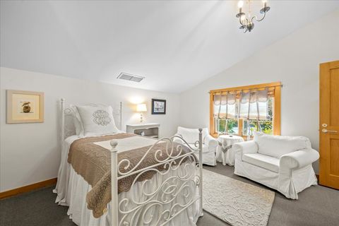 Tiny photo for 4 Indian Hill Road, Winnetka, IL 60093 (MLS # 12549096)