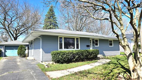 Tiny photo for 903 W 10th Street, Belvidere, IL 61008 (MLS # 12632420)