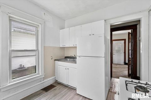 Tiny photo for 2621 5 1/2 Avenue, Rock Island, IL 61201 (MLS # 12573462)