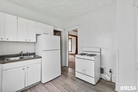 Tiny photo for 2621 5 1/2 Avenue, Rock Island, IL 61201 (MLS # 12573462)