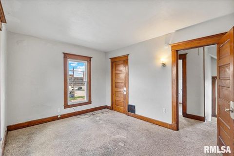 Tiny photo for 2621 5 1/2 Avenue, Rock Island, IL 61201 (MLS # 12573462)