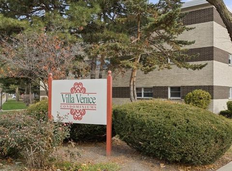 Tiny photo for 935 S 8th Avenue #5, La Grange, IL 60525 (MLS # 12523778)