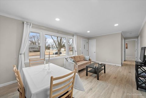 Tiny photo for 392 W Margaret Terrace, Cary, IL 60013 (MLS # 12577236)