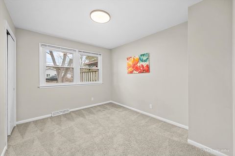 Tiny photo for 392 W Margaret Terrace, Cary, IL 60013 (MLS # 12577236)