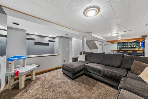 Tiny photo for 1940 Tanglewood Drive, Algonquin, IL 60102 (MLS # 12613868)