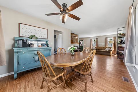 Tiny photo for 1940 Tanglewood Drive, Algonquin, IL 60102 (MLS # 12613868)