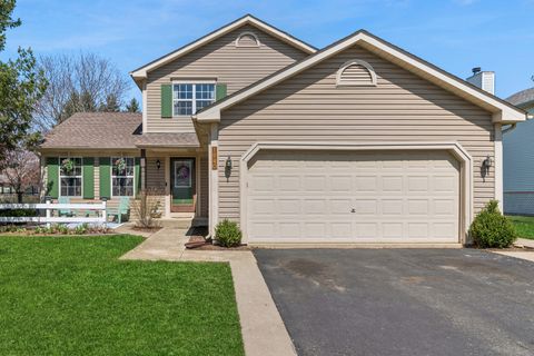 Photo of 1940 Tanglewood Drive, Algonquin, IL 60102 (MLS # 12613868)