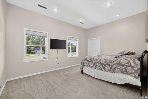 Tiny photo for 2919 E 44TH Court, Davenport, IA 52807 (MLS # QC4267530)