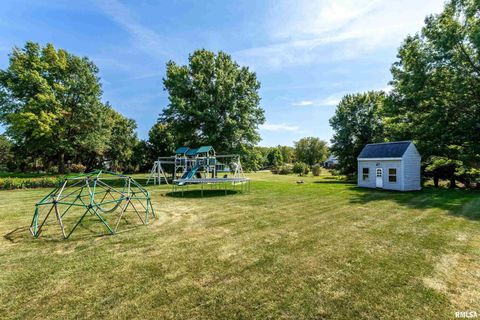Tiny photo for 2919 E 44TH Court, Davenport, IA 52807 (MLS # QC4267530)