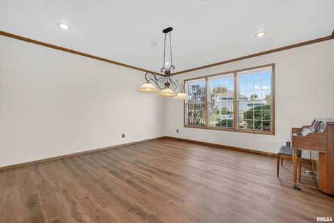 Tiny photo for 2919 E 44TH Court, Davenport, IA 52807 (MLS # QC4267530)