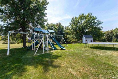 Tiny photo for 2919 E 44TH Court, Davenport, IA 52807 (MLS # QC4267530)