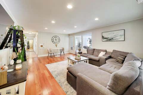 Tiny photo for 9717 S Avers Avenue, Evergreen Park, IL 60805 (MLS # 12717930)