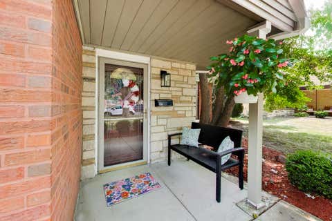 Tiny photo for 9717 S Avers Avenue, Evergreen Park, IL 60805 (MLS # 12717930)