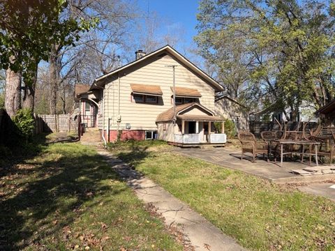 Tiny photo for 820 S 20th Street, Herrin, IL 62948 (MLS # 12601341)