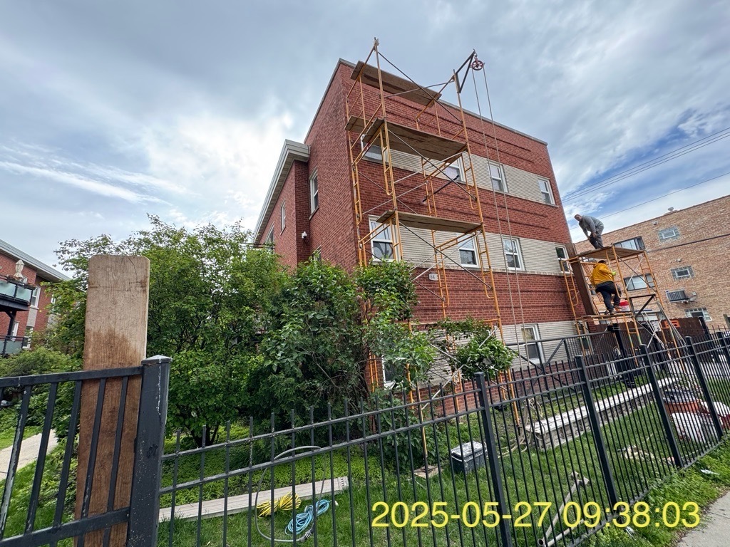 6415 N Damen Avenue 2W