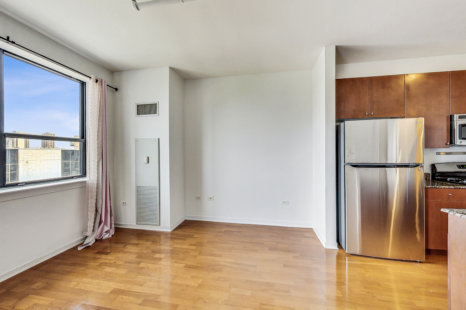 511 W Division Street 605