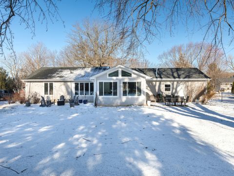 Tiny photo for 1310 Wintergreen Terrace, Batavia, IL 60510 (MLS # 12538635)