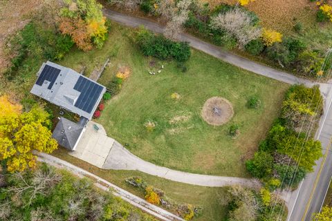 Tiny photo for 29652 W Roberts Road, Island Lake, IL 60042 (MLS # 12511903)