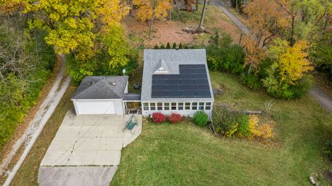 Tiny photo for 29652 W Roberts Road, Island Lake, IL 60042 (MLS # 12511903)