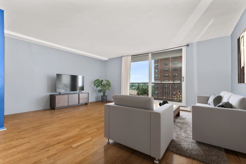 Tiny photo for 5855 N Sheridan Road #6G, Chicago, IL 60660 (MLS # 12728471)