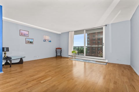 Tiny photo for 5855 N Sheridan Road #6G, Chicago, IL 60660 (MLS # 12728471)